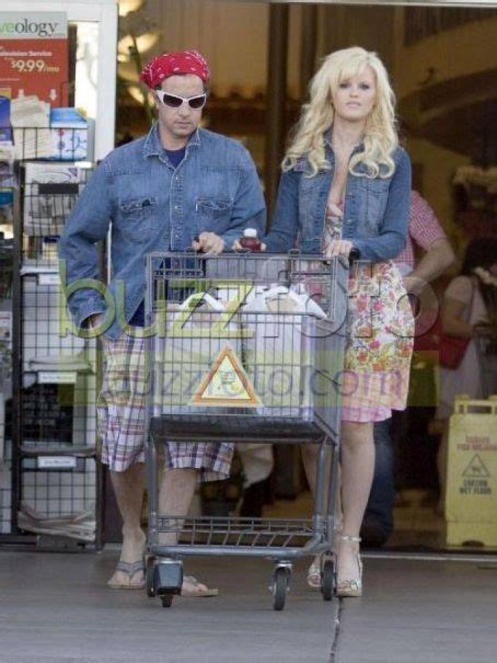 Alex Noble, Pauly Shore's Girlfriend