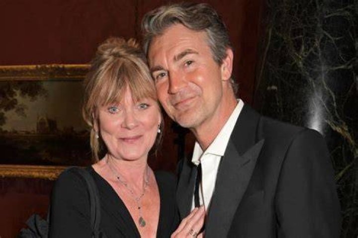 Alexander Hanson, Samantha Bond's Boyfriend