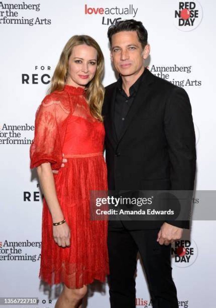 Amy Acker, James Carpinello's Wife