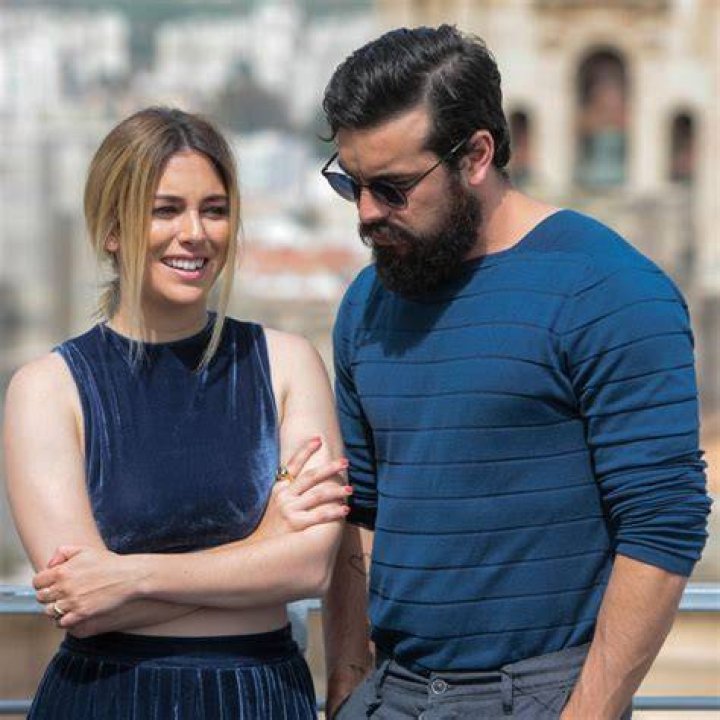 Blanca Suárez, Mario Casas's Girlfriend