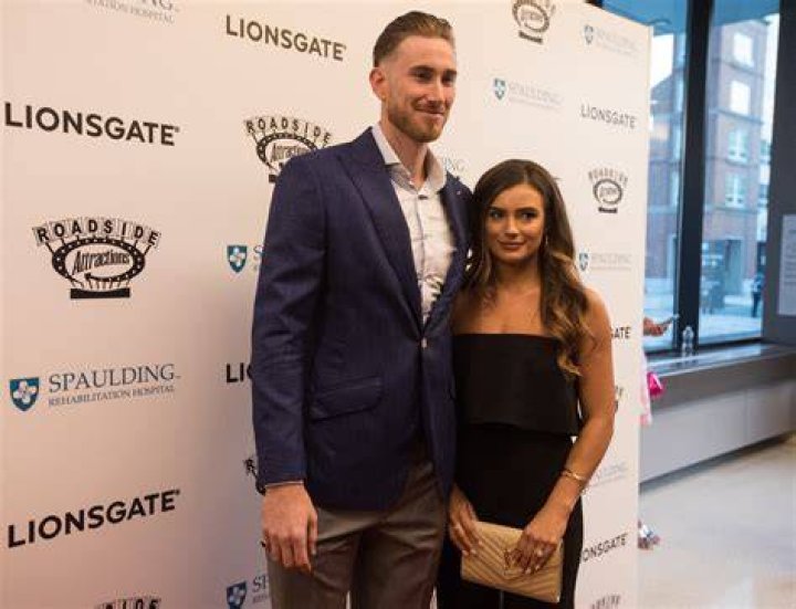 Gordon Hayward, Robyn Hayward's Husband